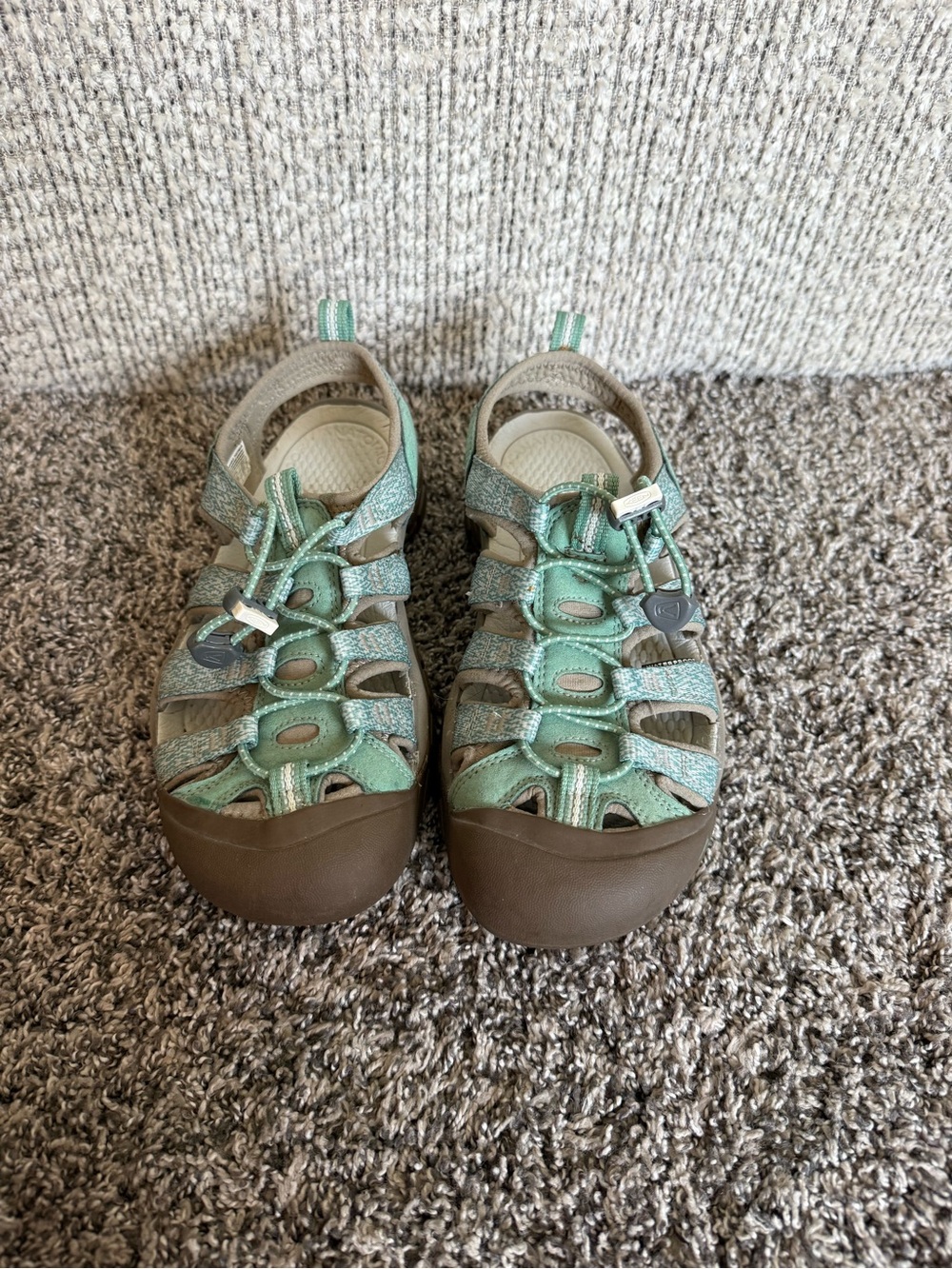 Keen Women’s Newport H2 Mint Green and Brown Closed-Toe Sport Sandals Size 7.5